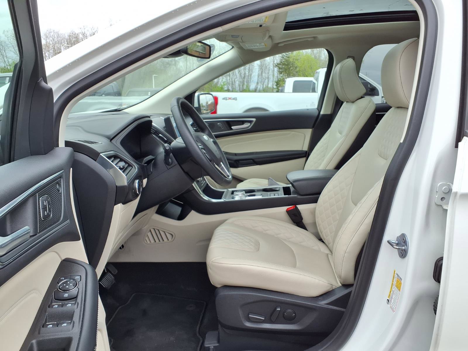 Used 2024 Ford Edge Titanium AWD/4WD image 14