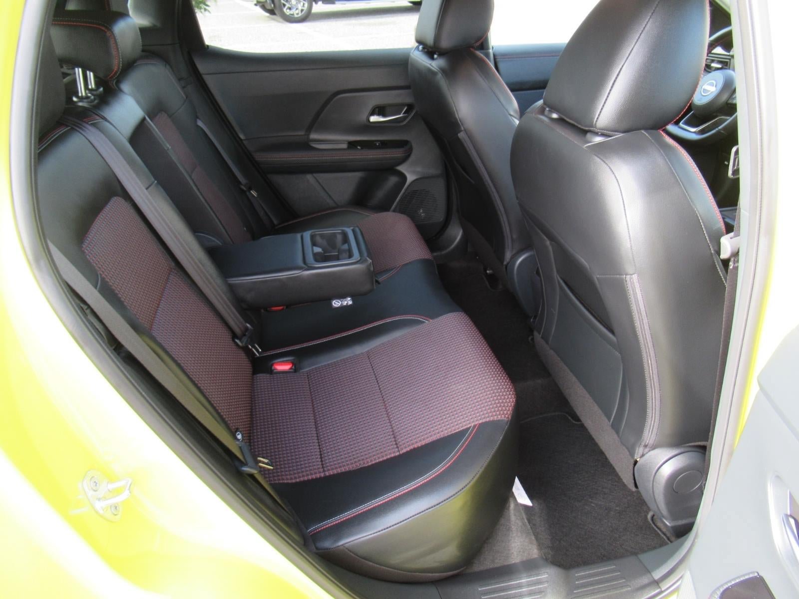 Used 2025 Nissan Kicks SR FWD image 31