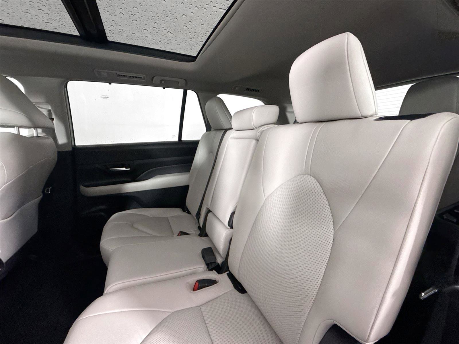 Certified 2024 Toyota Grand Highlander XLE image 31