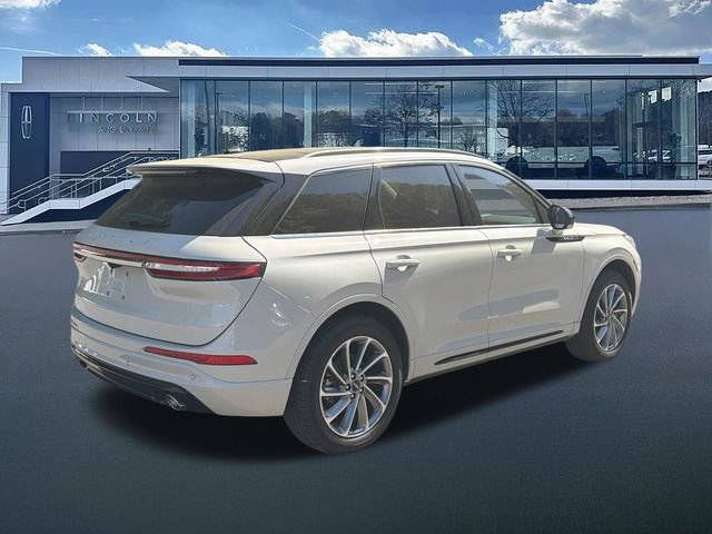 Used 2024 Lincoln Corsair Grand Touring AWD/4WD image 8