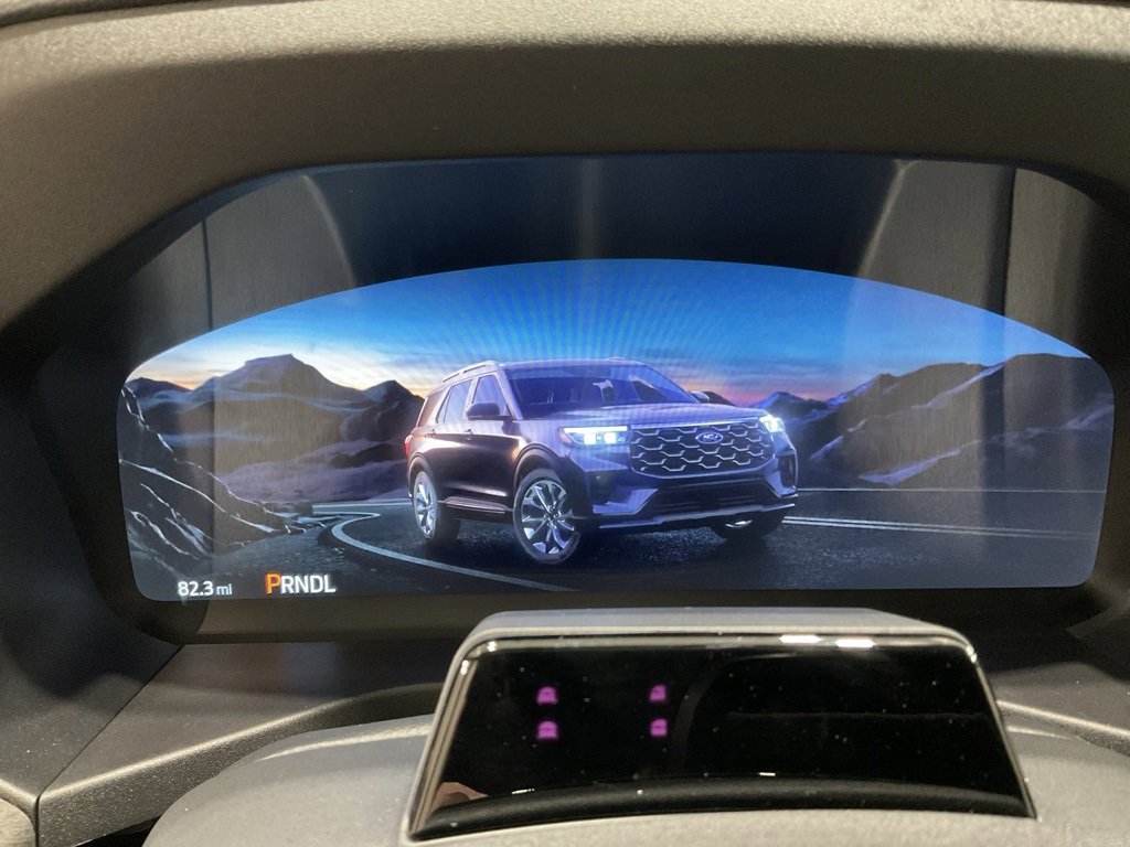 Used 2025 Ford Explorer Platinum w/ Ultimate Package image 17