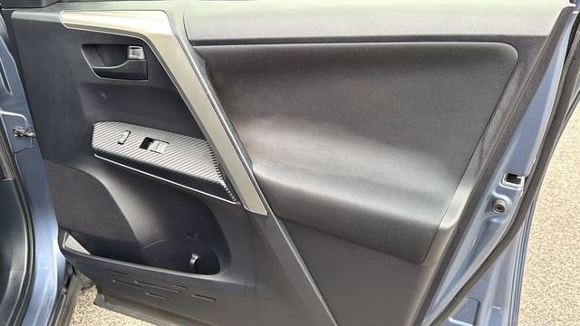 Used 2013 Toyota RAV4 XLE AWD/4WD image 31