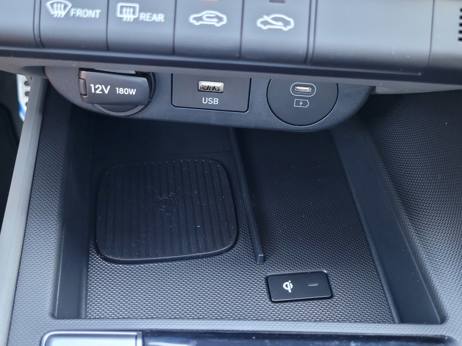 New 2025 Hyundai Elantra SEL image 18