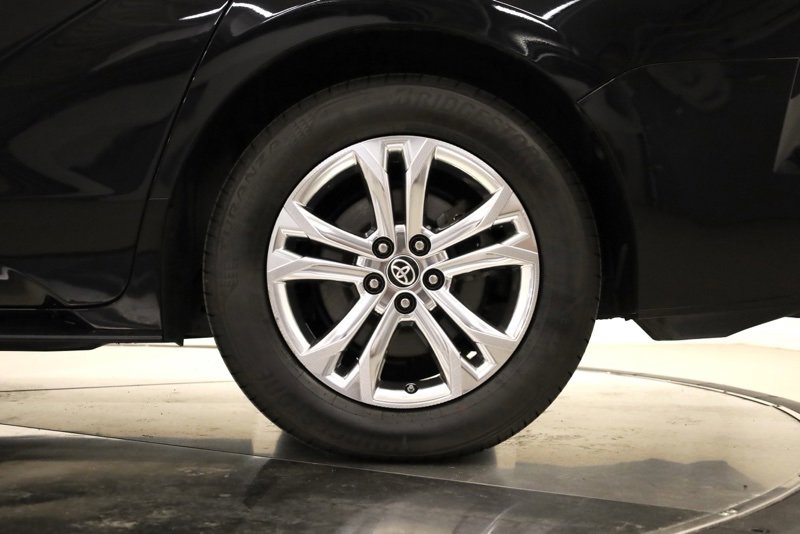 Used 2023 Toyota Sienna Platinum image 38