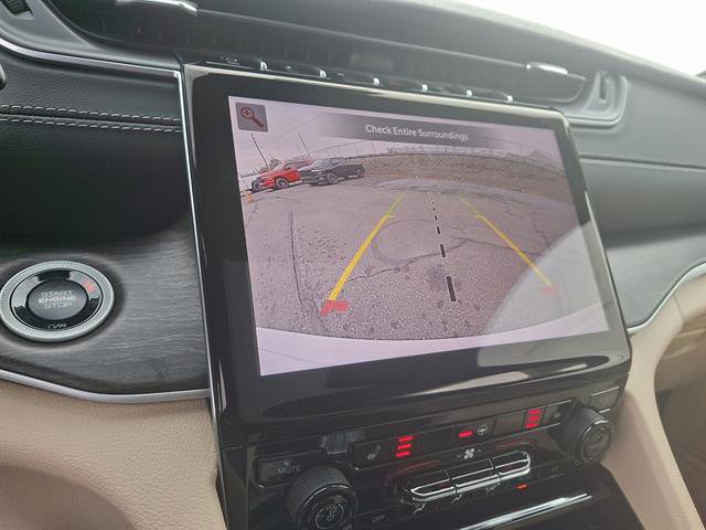 New 2025 Jeep Grand Cherokee Limited image 16