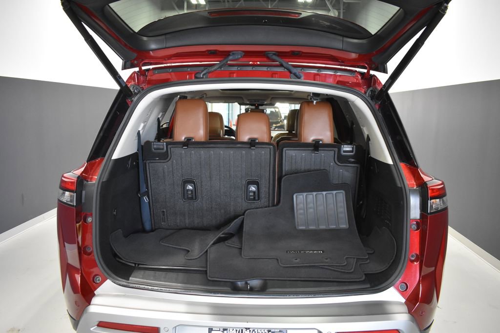 Used 2023 Nissan Pathfinder Platinum image 38
