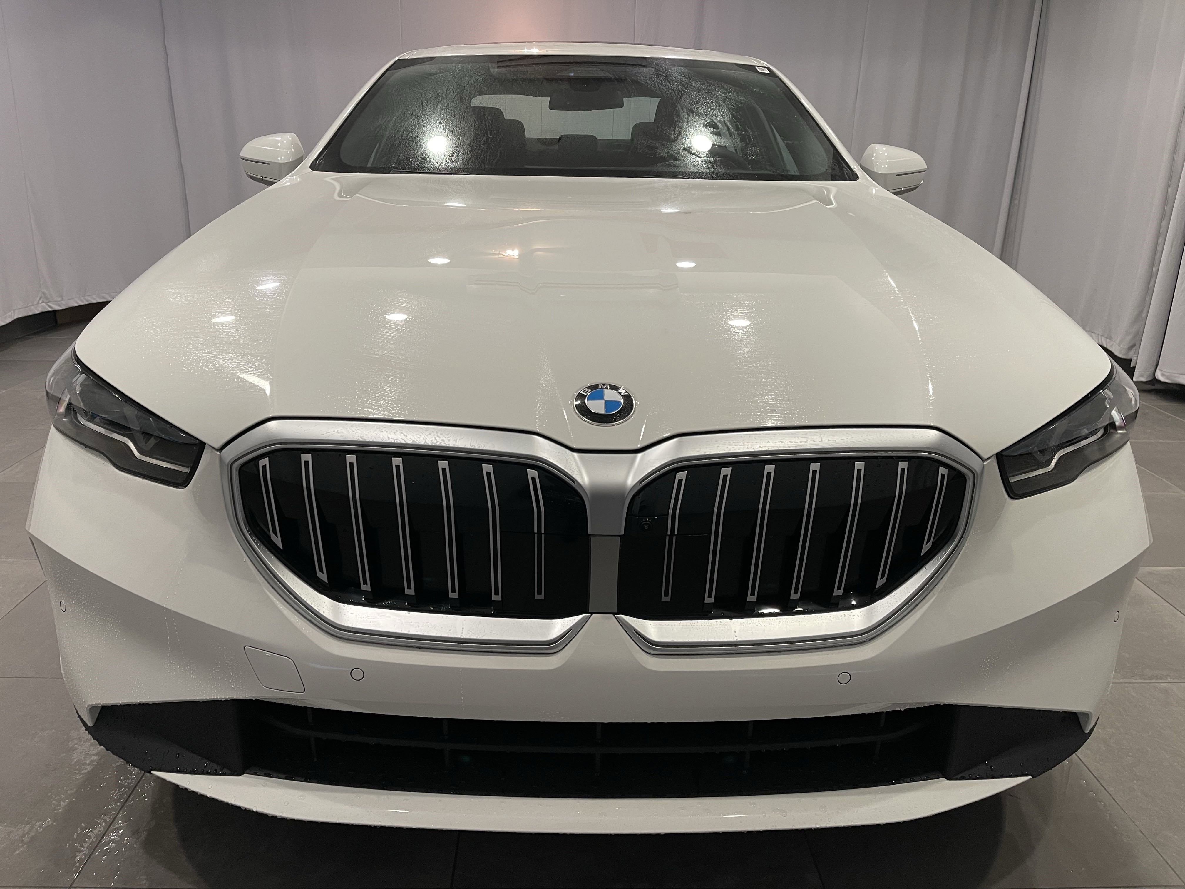 Used 2026 BMW 530i xDrive w/ Premium Package AWD/4WD image 2