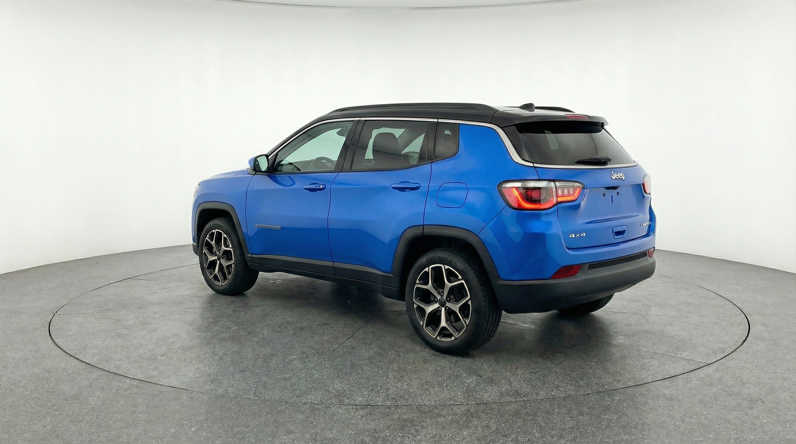 Used 2025 Jeep Compass Limited AWD/4WD image 6