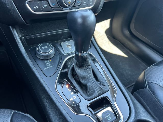 Used 2022 Jeep Cherokee Limited image 31