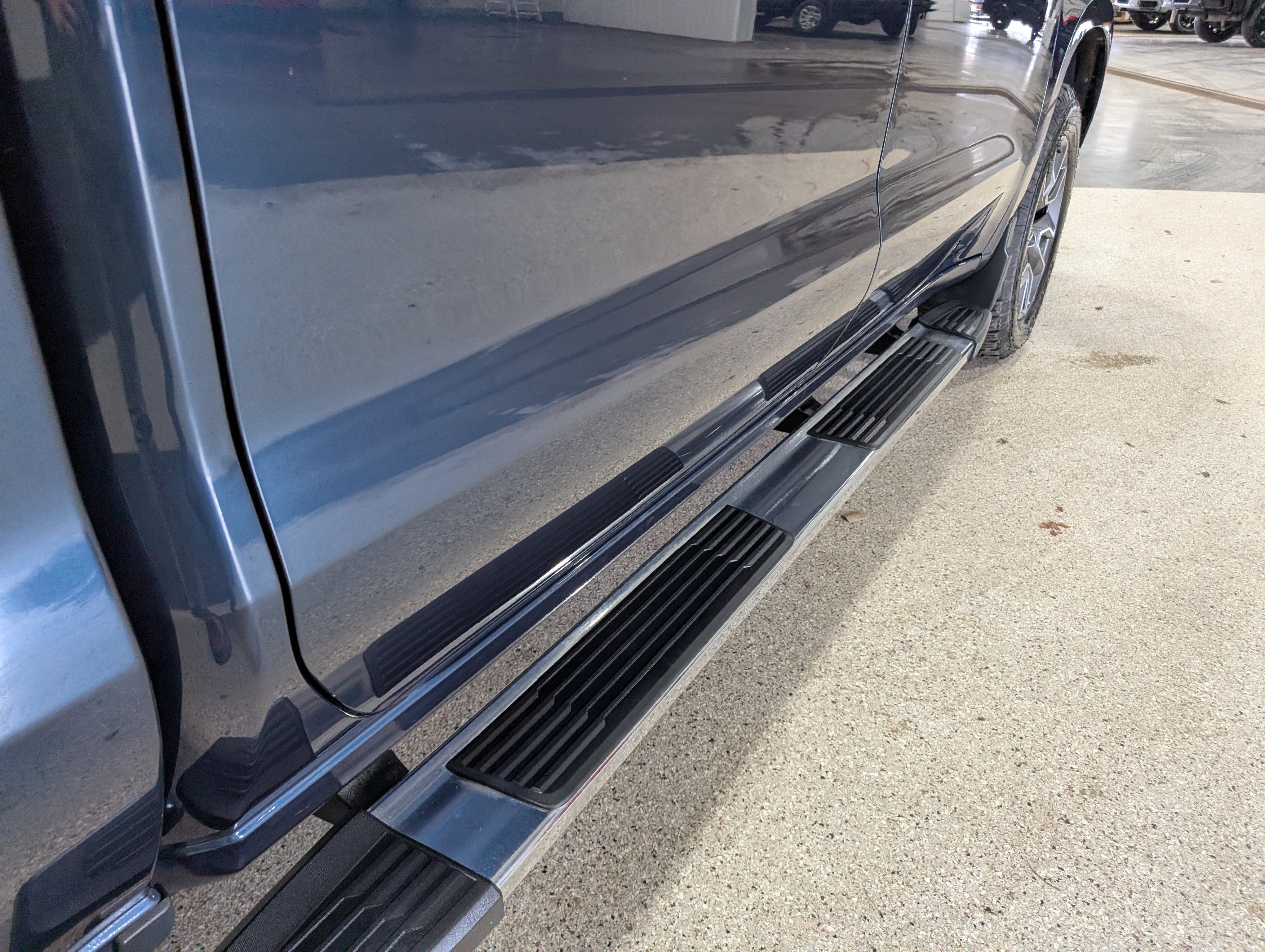 Used 2022 Chevrolet Silverado 1500 LT AWD/4WD image 10