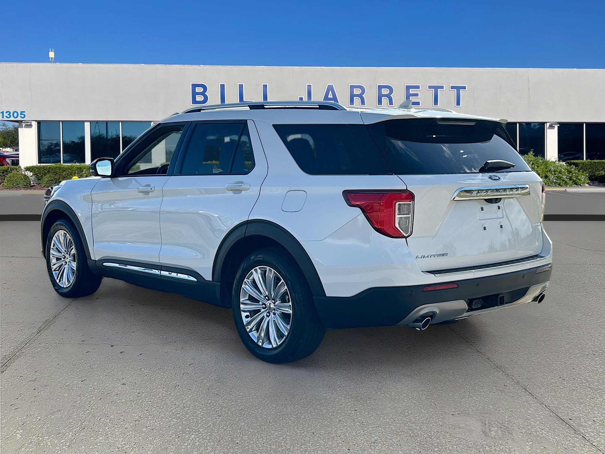 Certified 2022 Ford Explorer Limited w/ Limited Technology Package image 5