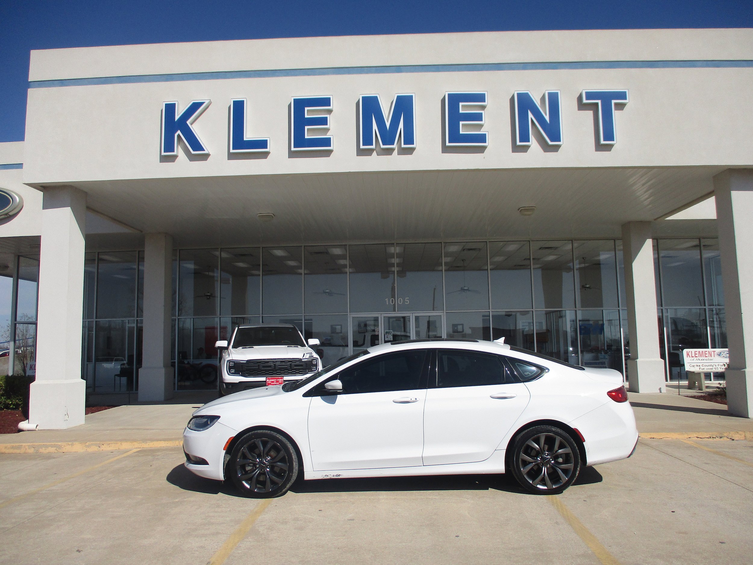 Used 2015 Chrysler 200 S w/ Navigation & Sound Group I video 1