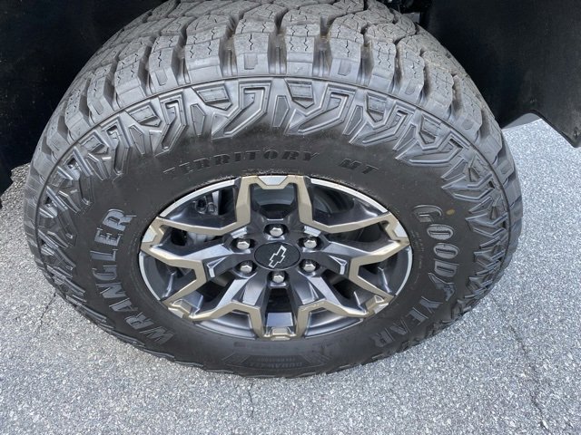 Used 2024 Chevrolet Colorado ZR2 w/ ZR2 Convenience Package III image 4
