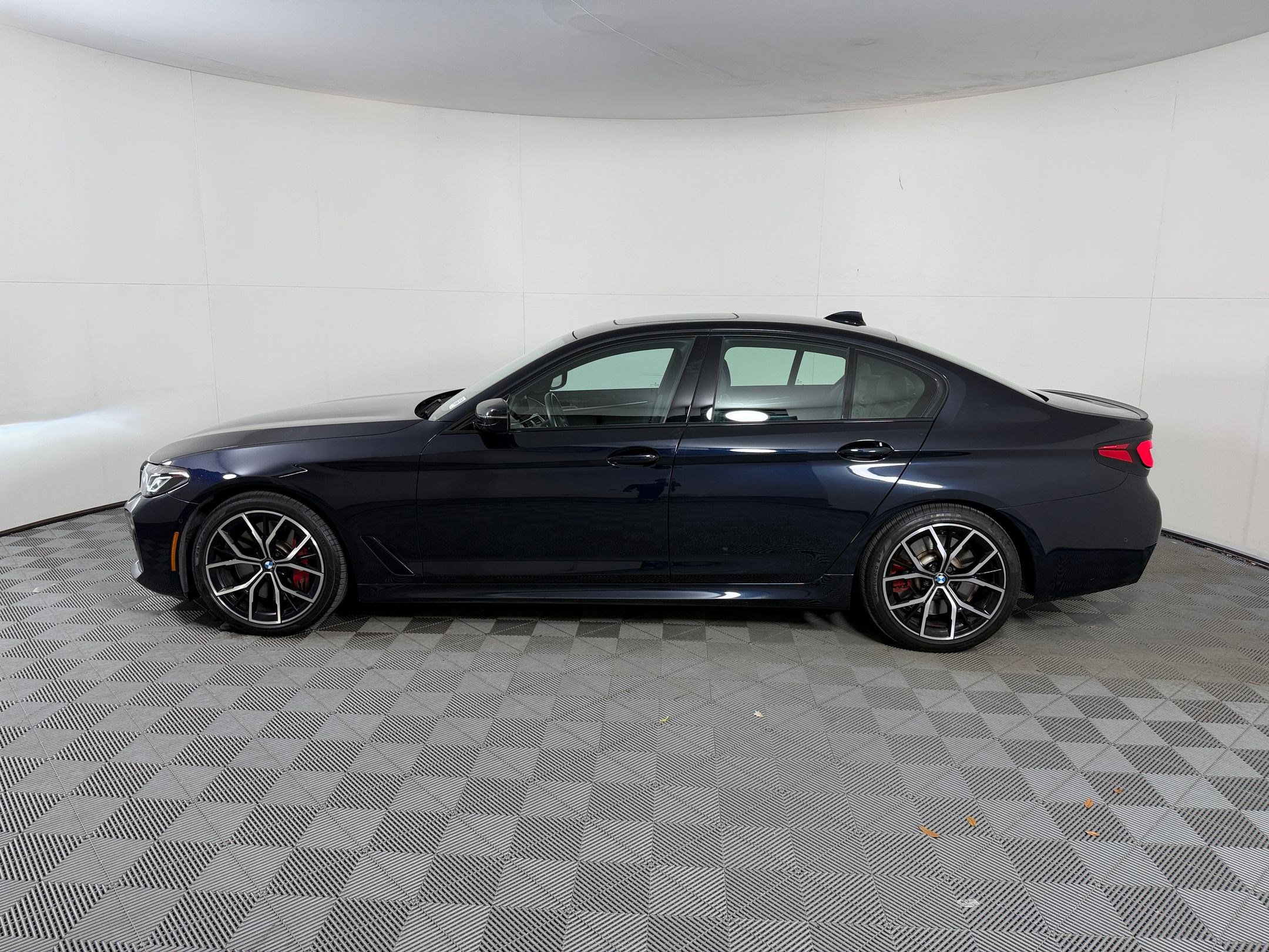 Certified 2023 BMW 540i w/ M Sport Package RWD image 2