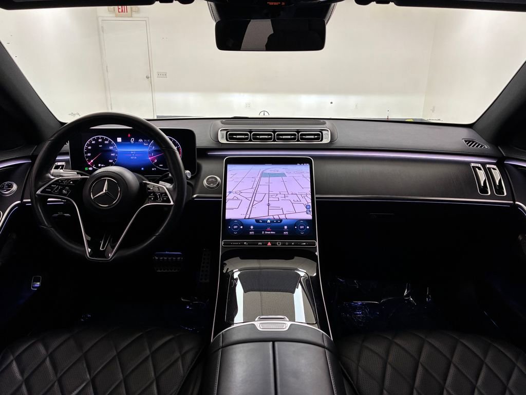 Used 2022 Mercedes-Benz S 580 4MATIC Sedan w/ AMG Line Package image 17