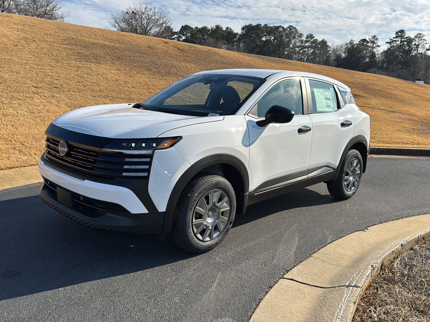 New 2026 Nissan Kicks S