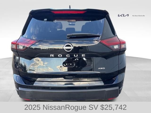 Used 2025 Nissan Rogue SV w/ SV Premium Package image 7