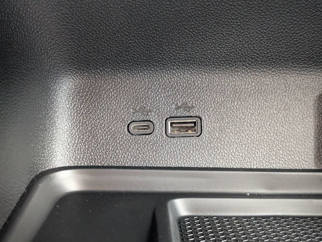 New 2026 Chevrolet Traverse LT FWD image 33