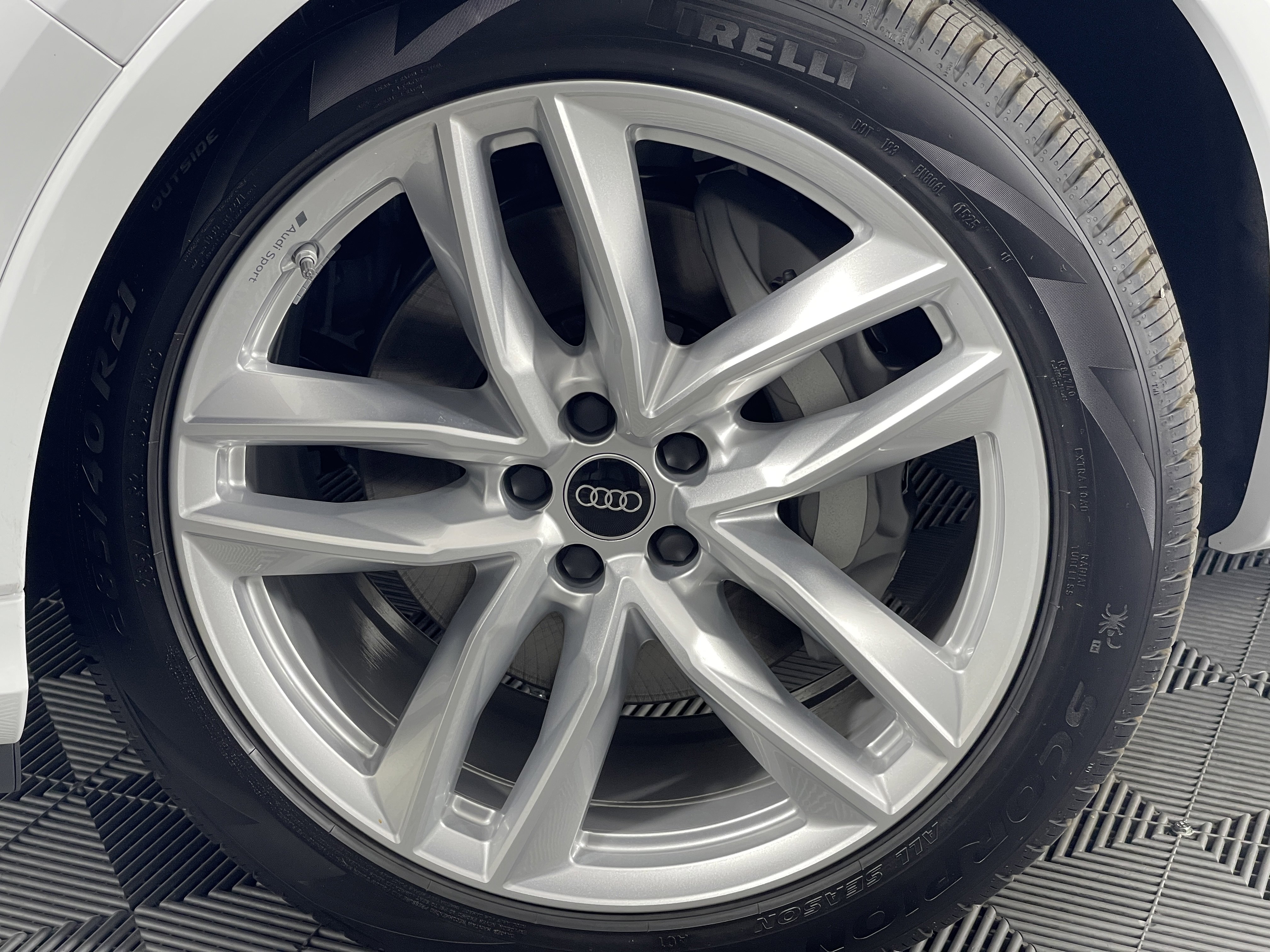 New 2025 Audi Q7 3.0T Premium Plus image 7