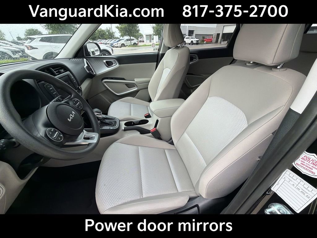 Certified 2025 Kia Soul LX FWD image 15
