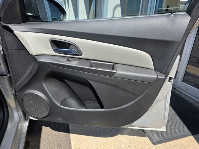 Used 2014 Chevrolet Cruze LS image 21