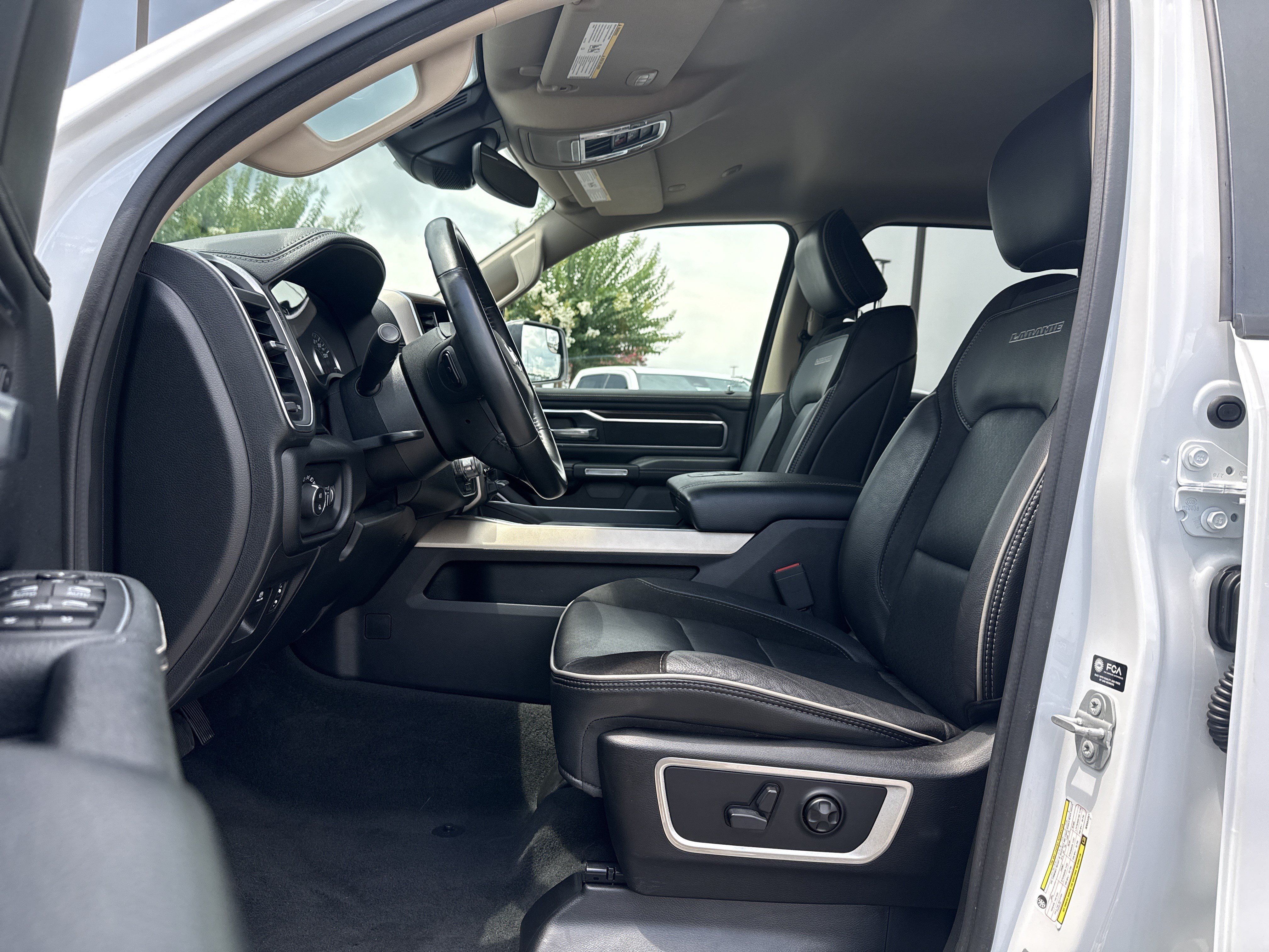 Used 2021 RAM 1500 Laramie AWD/4WD image 8