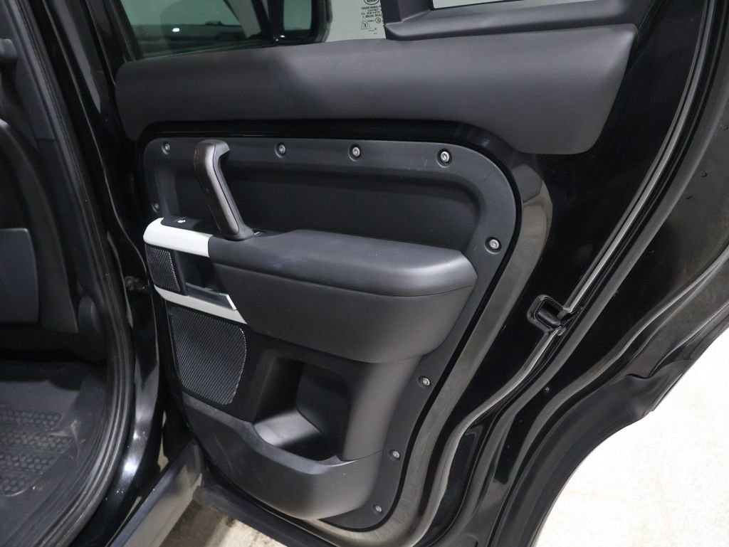Used 2020 Land Rover Defender 110 HSE AWD/4WD image 21