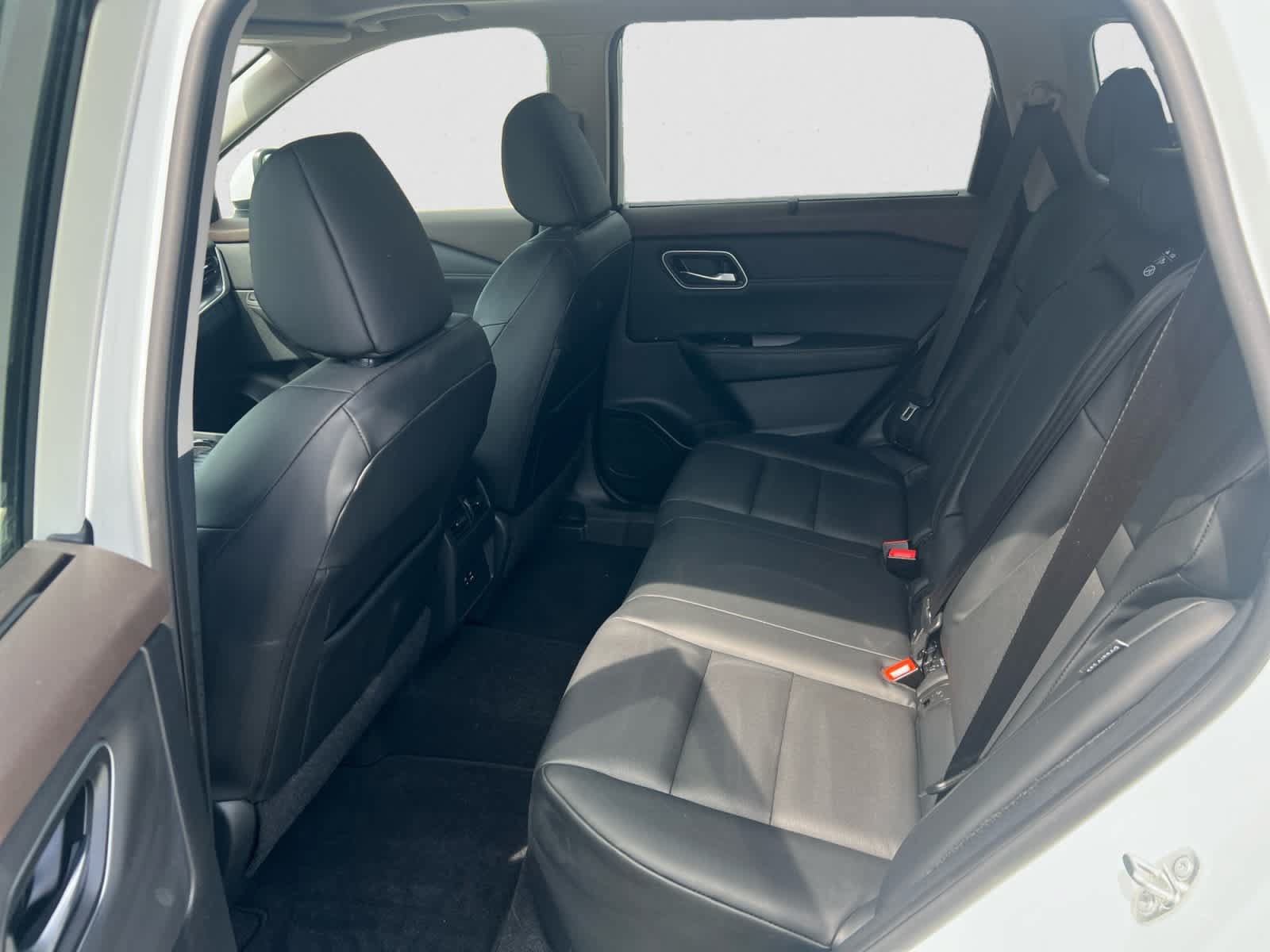 Certified 2021 Nissan Rogue SV w/ Premium Package FWD image 11