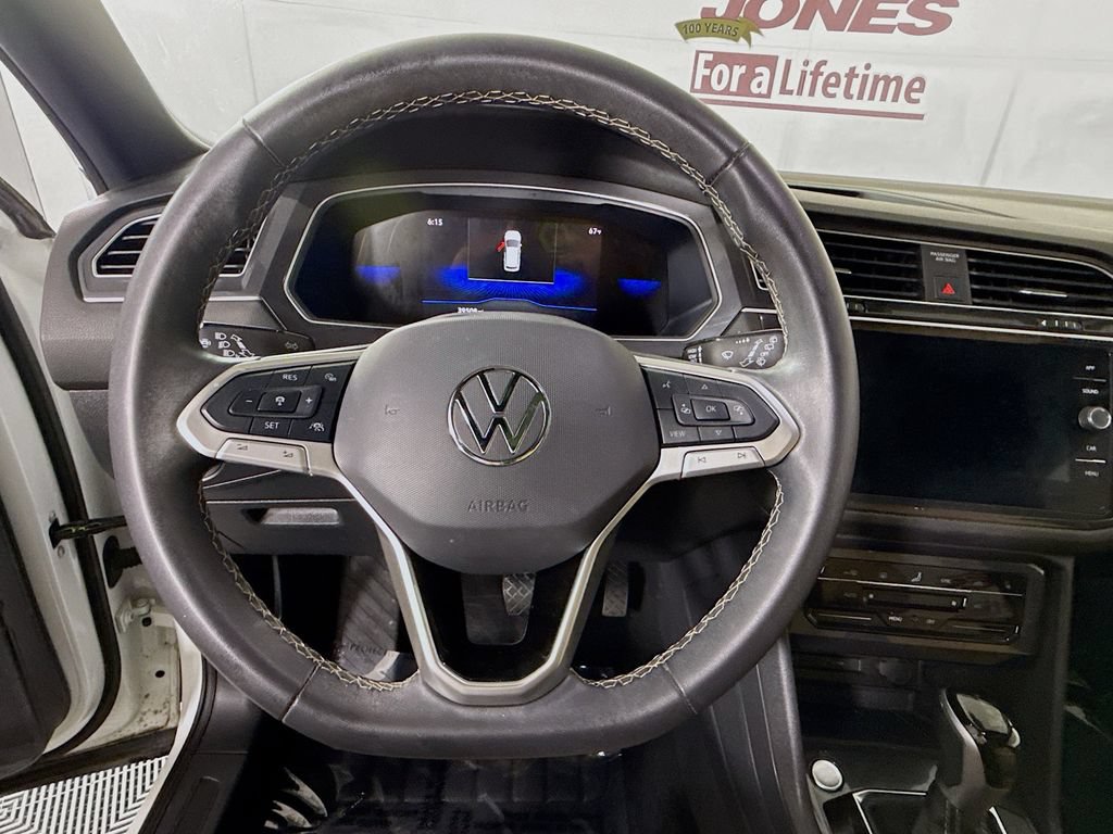 Used 2024 Volkswagen Tiguan SE AWD/4WD image 19