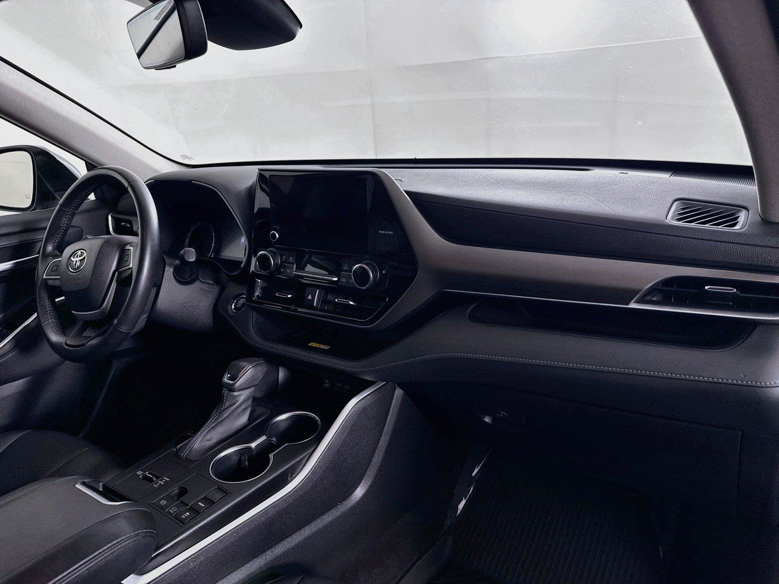 Certified 2023 Toyota Highlander XLE FWD image 47