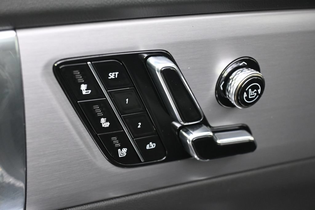 New 2027 Cadillac Vistiq Luxury w/ LPO, Floor Liner Package AWD/4WD image 14