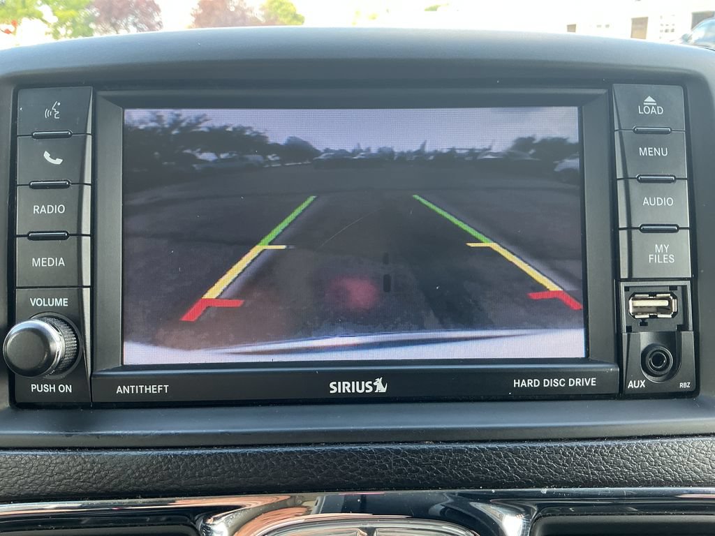 Used 2015 Chrysler Town & Country Touring FWD image 20