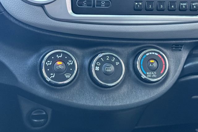 Used 2014 Toyota Yaris LE image 22