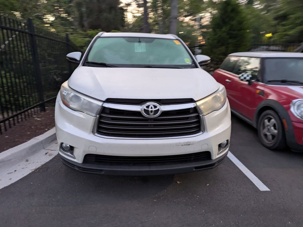 Used 2015 Toyota Highlander Limited FWD image 2