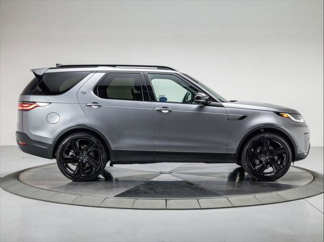 New 2025 Land Rover Discovery S image 6