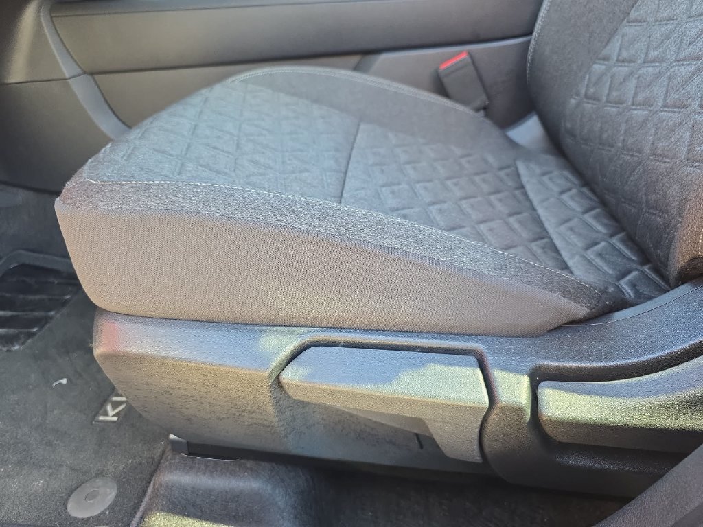 Used 2025 Nissan Kicks SV FWD image 29