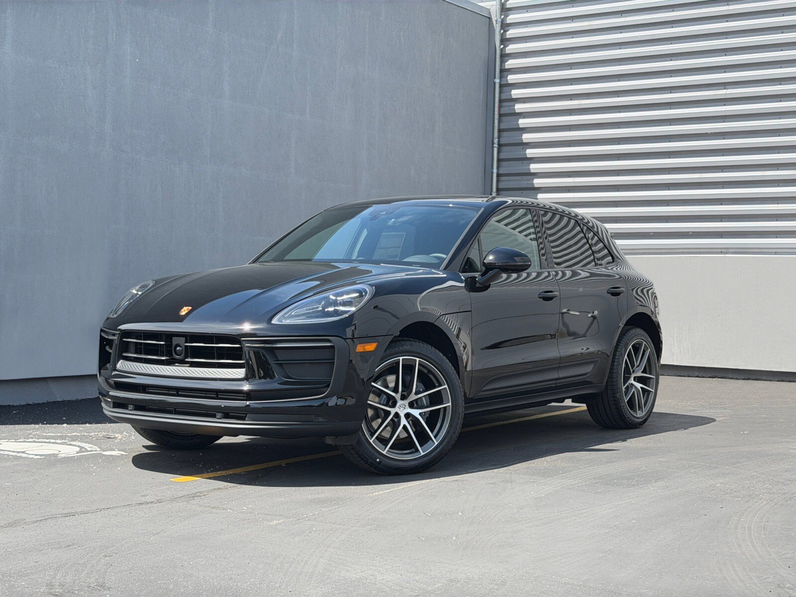 New 2026 Porsche Macan AWD/4WD image 1