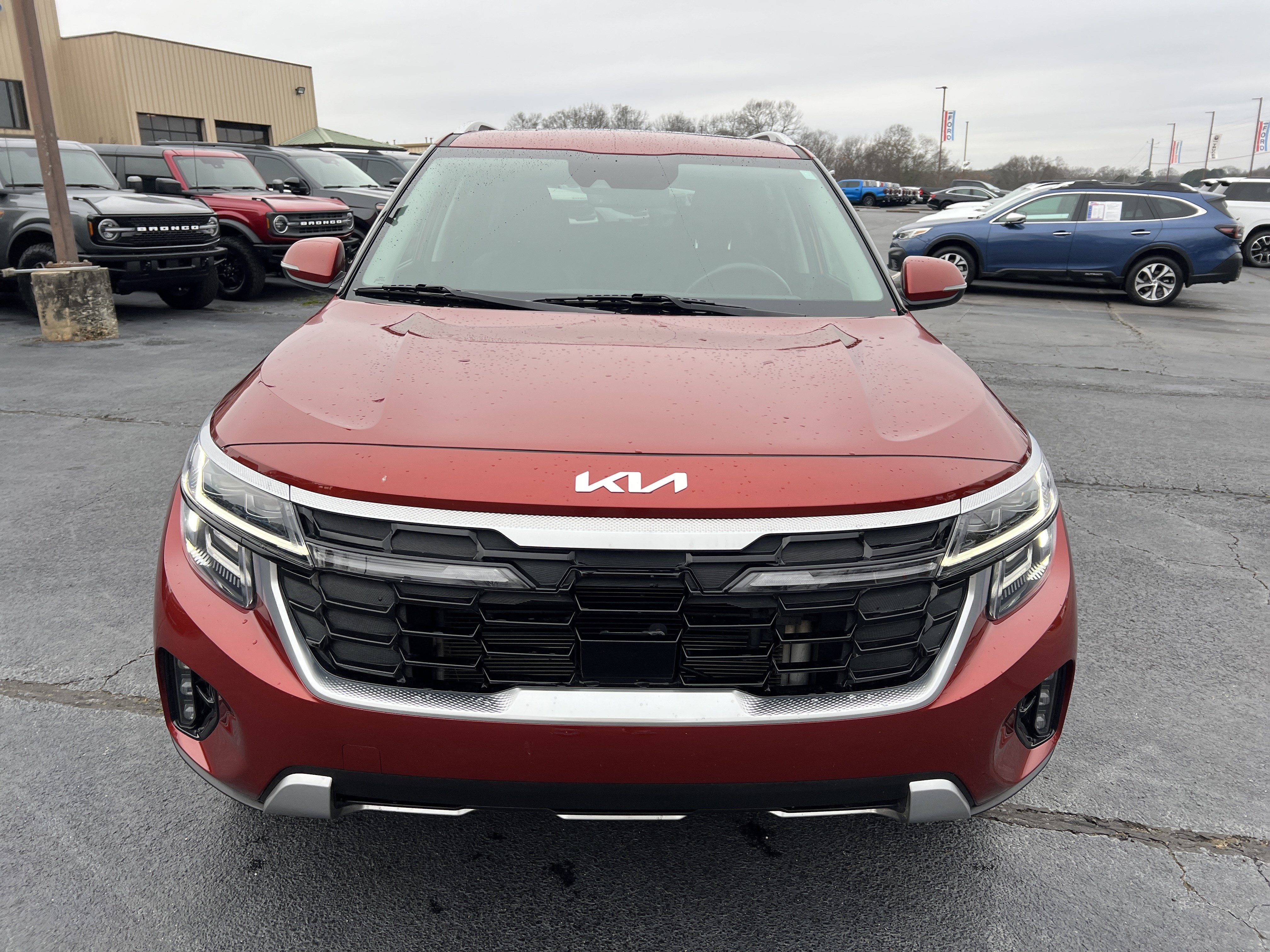 Used 2025 Kia Seltos SX w/ SX Sunroof Package image 3