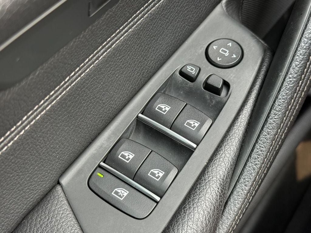 Used 2018 BMW 530e xDrive AWD/4WD image 23