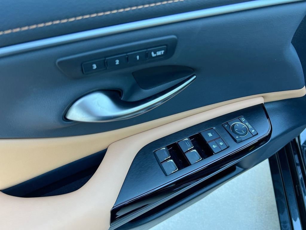 Certified 2024 Lexus ES 350 w/ Premium Package image 11