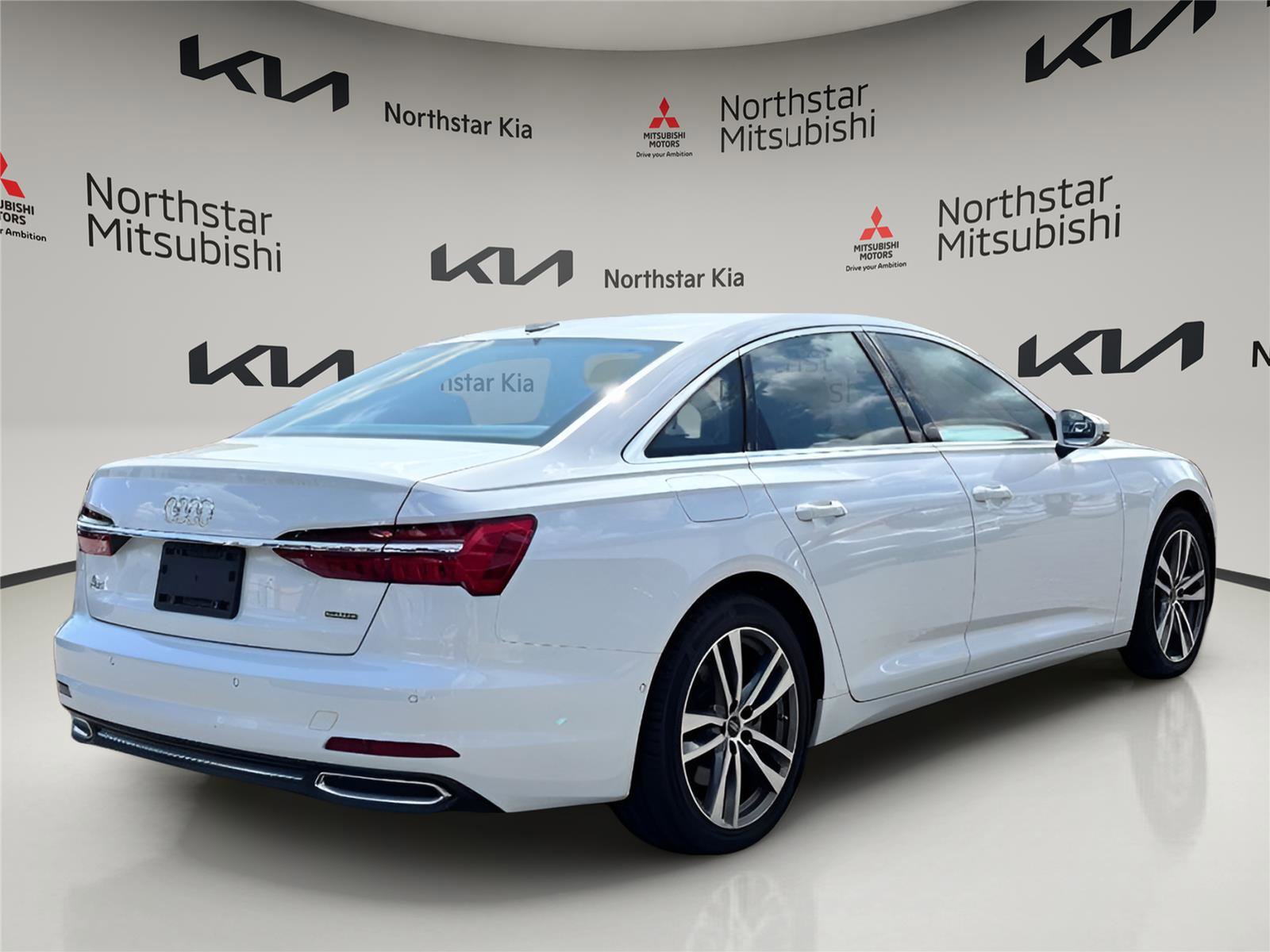 Used 2023 Audi A6 Premium Plus w/ Premium Plus Package AWD/4WD image 4