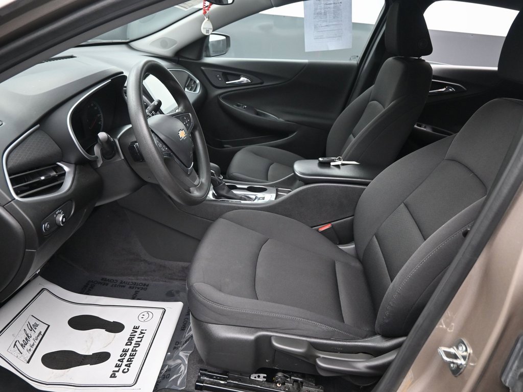 Used 2023 Chevrolet Malibu LS image 23