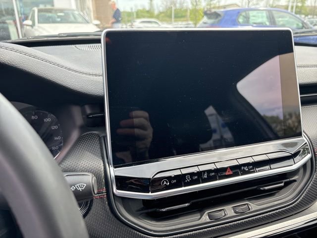 Used 2025 Jeep Compass Trailhawk w/ Trailer Tow Group image 14