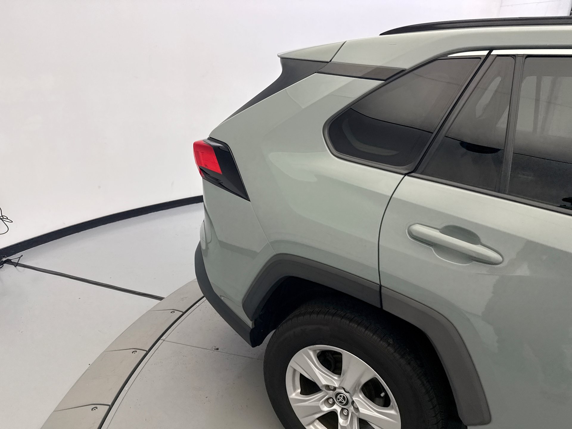 Used 2021 Toyota RAV4 XLE AWD/4WD image 22