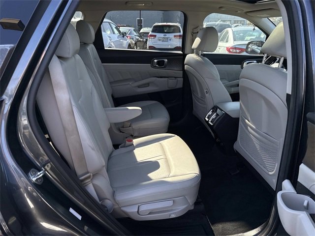 Certified 2022 Kia Sorento SX image 11