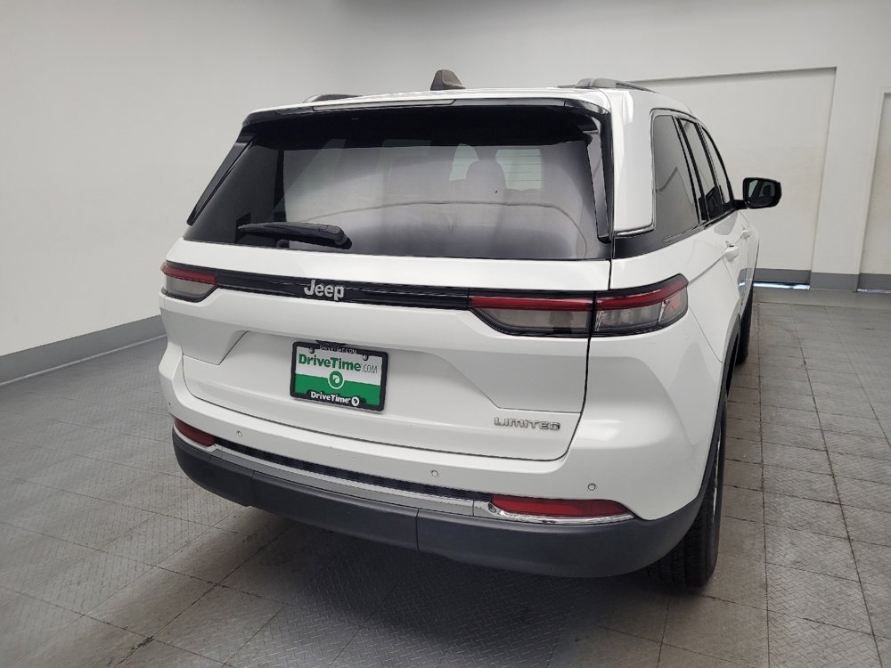 Used 2023 Jeep Grand Cherokee Limited RWD image 7