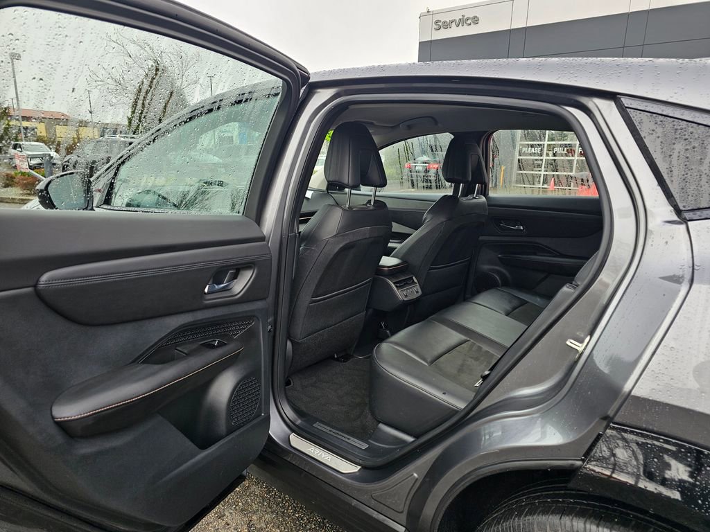 Used 2024 Nissan Ariya AWD image 10