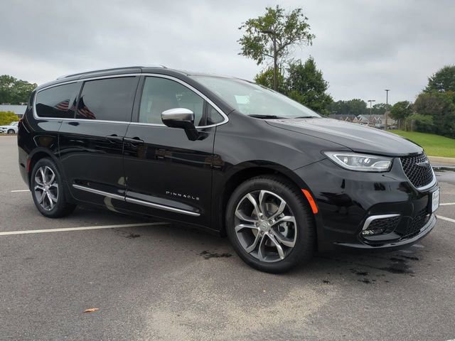 New 2026 Chrysler Pacifica Pinnacle w/ Trailer Tow Group FWD image 2