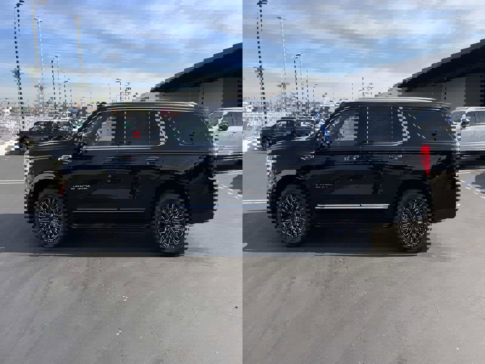 New 2026 GMC Yukon Elevation image 8