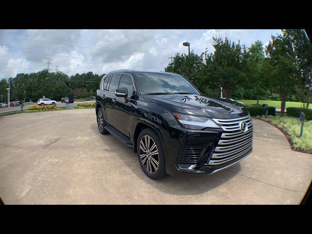 Used 2023 Lexus LX 600 4WD w/ Accessory Package (Z1) image 2